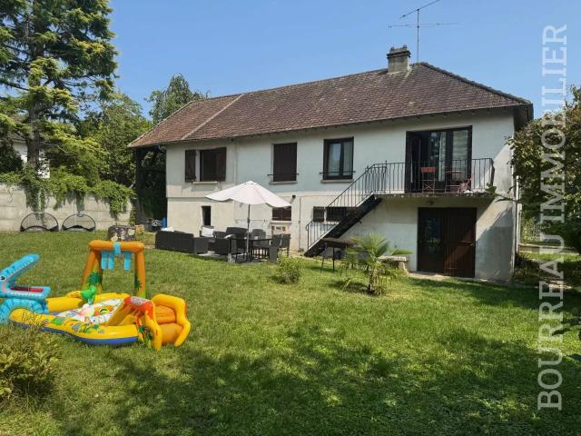 Maison 8 pièces 166 m²