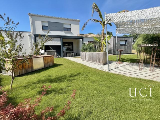 Maison 8 pièces 166 m²
