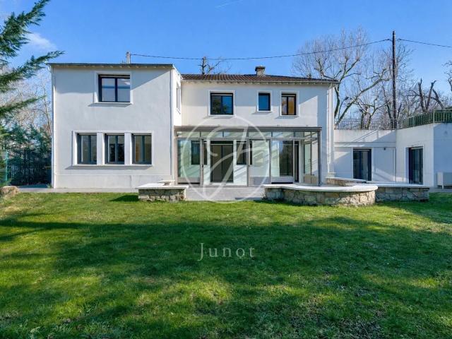 Maison 8 pièces 166 m²