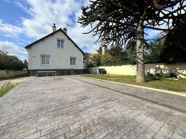 Maison 8 pièces 166 m²
