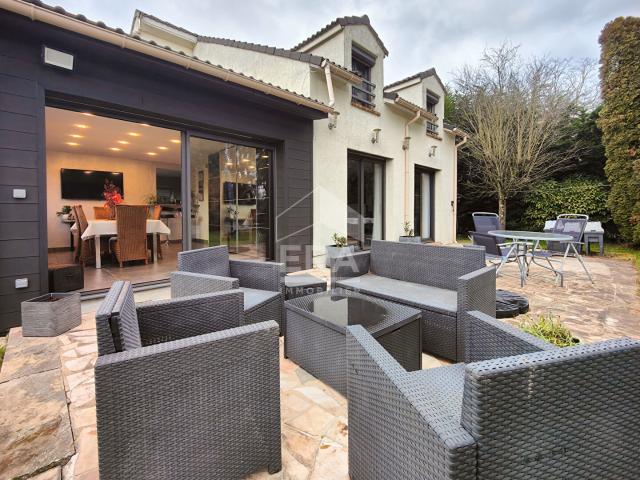 Maison 8 pièces 161 m²