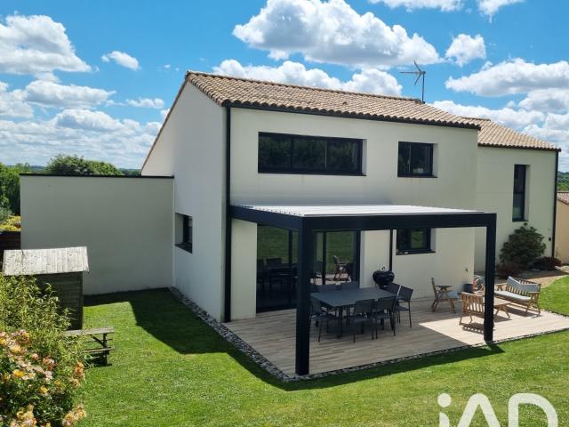 Maison 8 pièces 161 m²