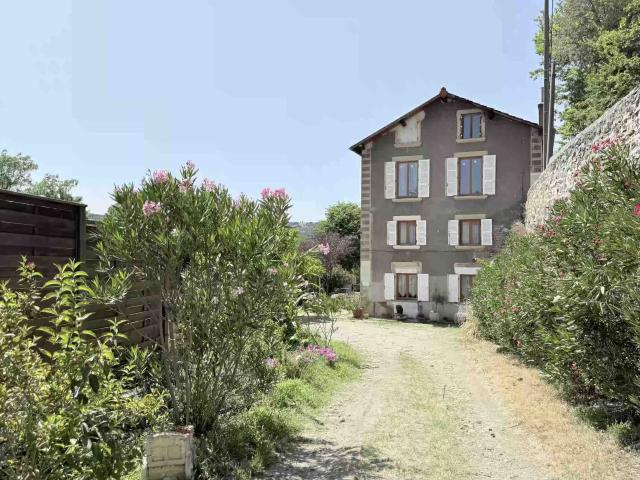 Maison 8 pièces 161 m²
