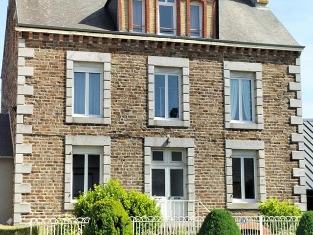 Maison 8 pièces 161m2 3 appartements à Brécey