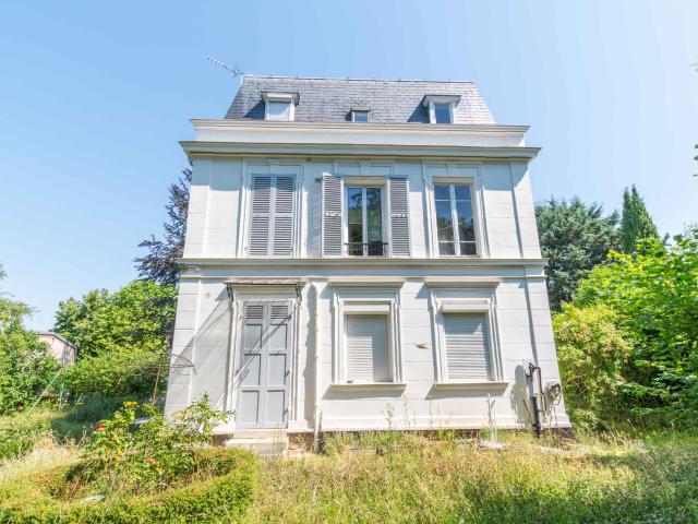 Maison 8 pièces 162 m²
