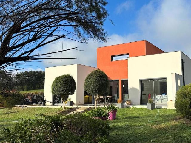 Maison 8 pièces 162 m²