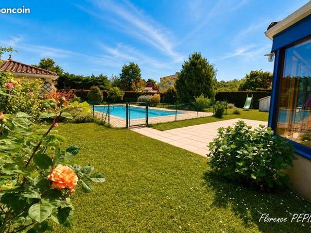 Maison 8 pièces 176 m²