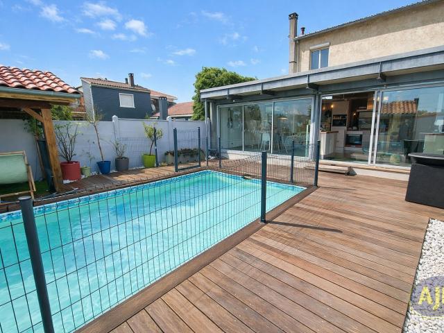 Maison 8 pièces 176 m²