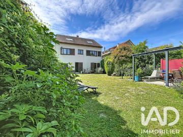 Maison 8 pièces 176 m²