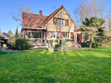 Maison 8 pièces 176 m²