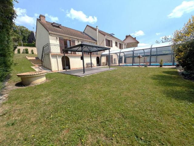 Maison 8 pièces 176 m²