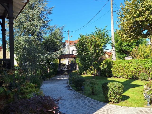 Maison 8 pièces 176 m²