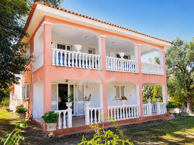 Maison 8 pièces 170 m²