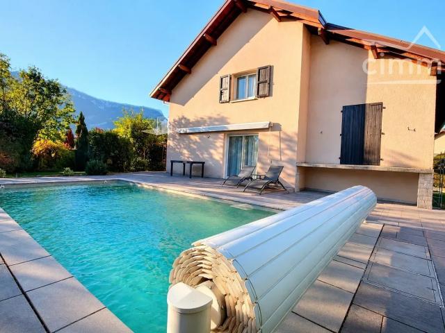 Maison 8 pièces 177 m²