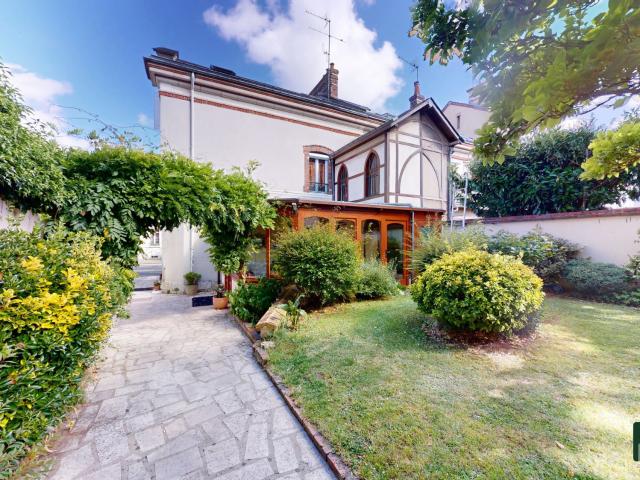 Maison 8 pièces 178 m²