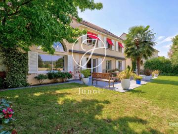 Maison 8 pièces 179 m²