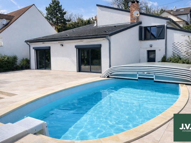 Maison 8 pièces 179 m²