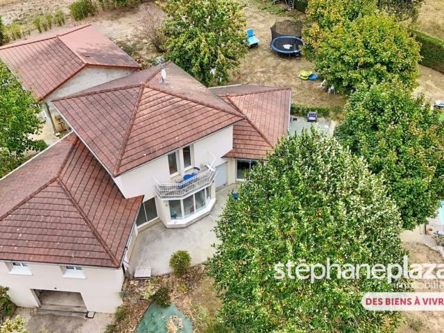 Maison 8 pièces 179 m²