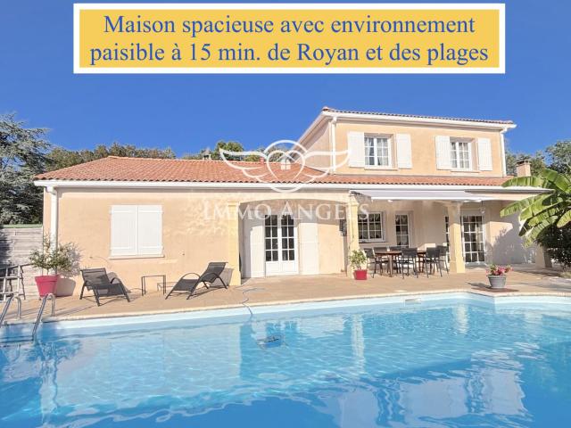 Maison 8 pièces 179 m²