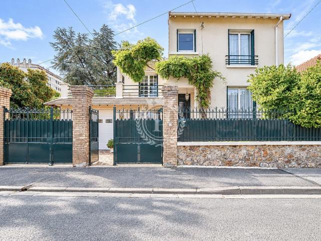 Maison 8 pièces 179 m²