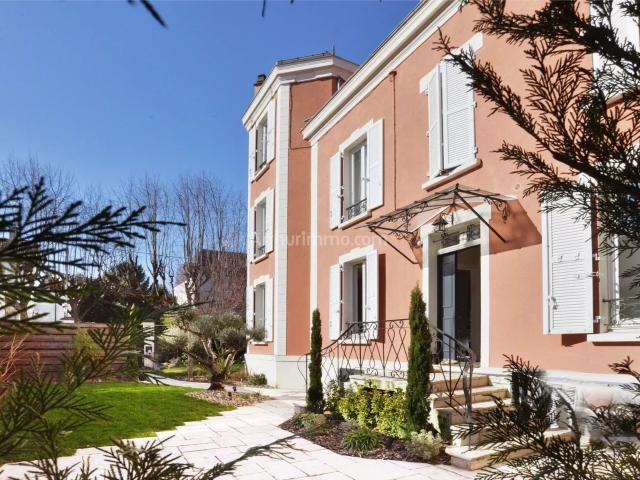 Maison 8 pièces 179 m²