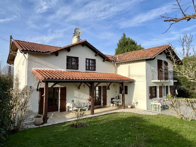Maison 8 pièces 170 m²