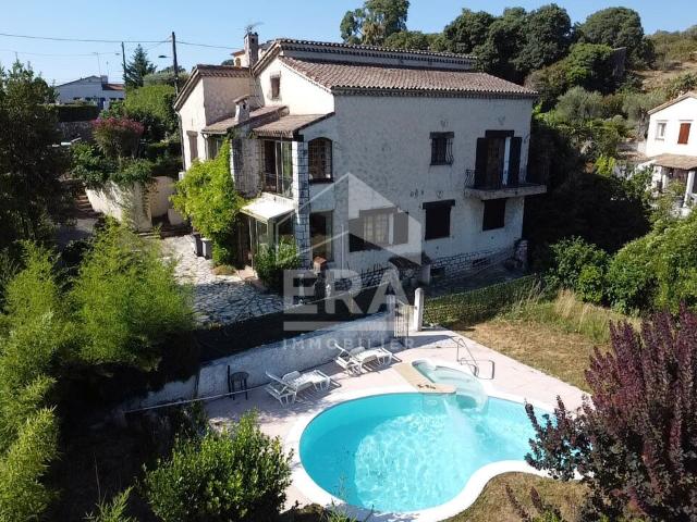 Maison 8 pièces 170 m²