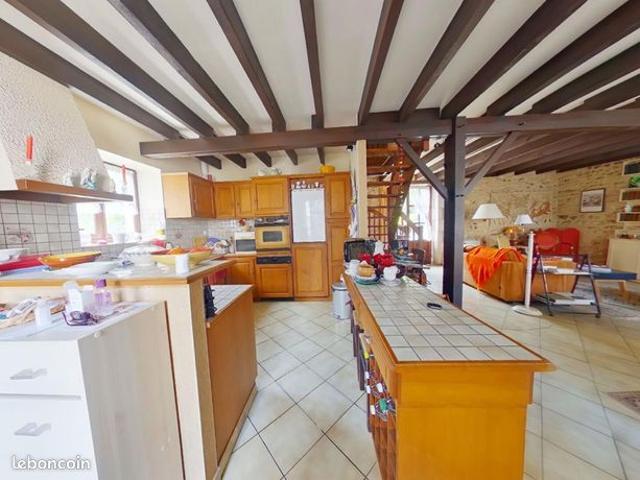 Maison 8 pièces 170 m²