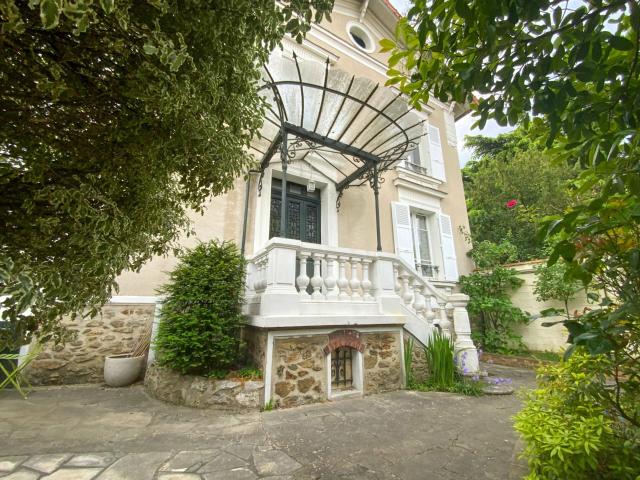 Maison 8 pièces 170 m²