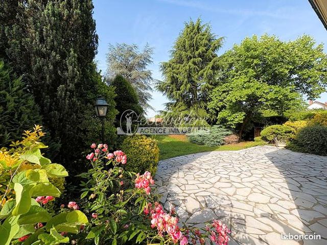 Maison 8 pièces 170 m²