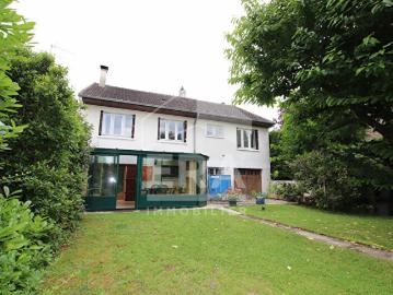 Maison 8 pièces 170 m²