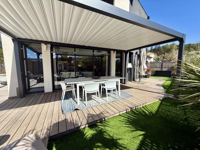 Maison 8 pièces 260 m²