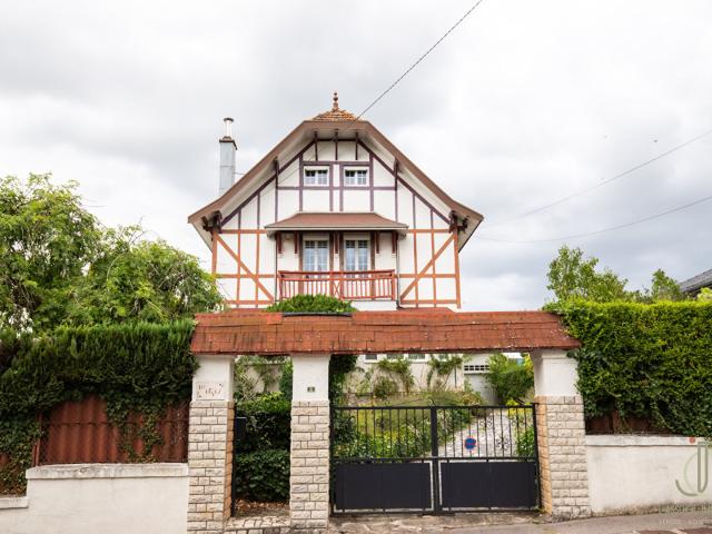 Maison 8 pièces 173 m²