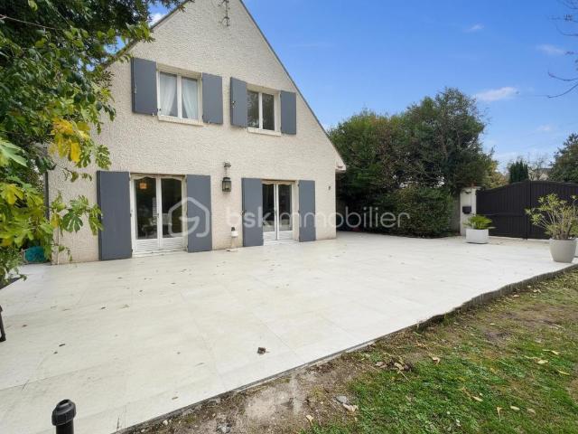 Maison 8 pièces 184 m²