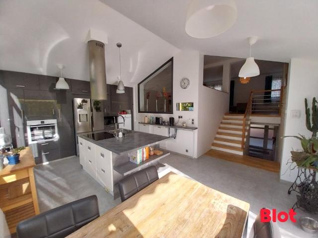 Maison 8 pièces 184 m²