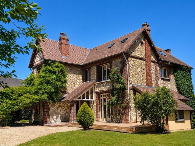 Maison 8 pièces 230 m²