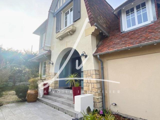 Maison 8 pièces 185 m²