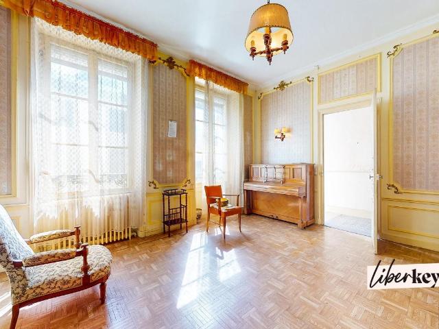 Maison 8 pièces 185 m²