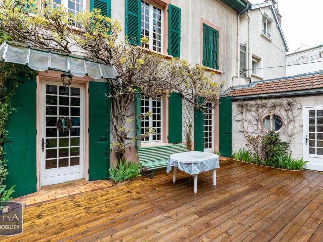 Maison 8 pièces 186 m²