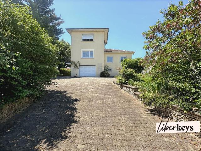 Maison 8 pièces 186 m²