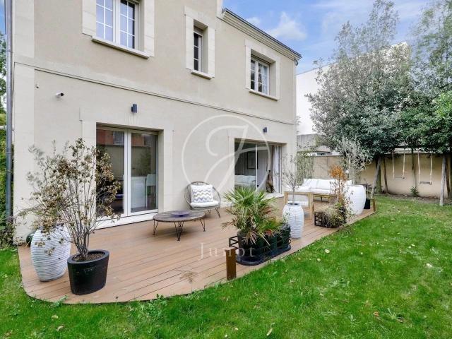 Maison 8 pièces 186 m²