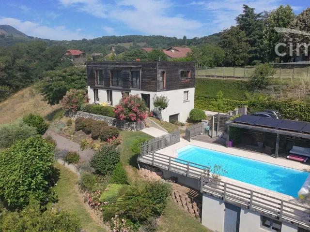 Maison 8 pièces 188 m²
