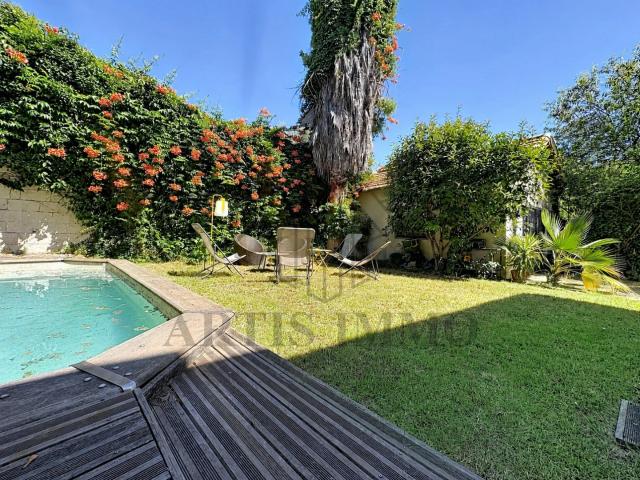 Maison 8 pièces 180 m²