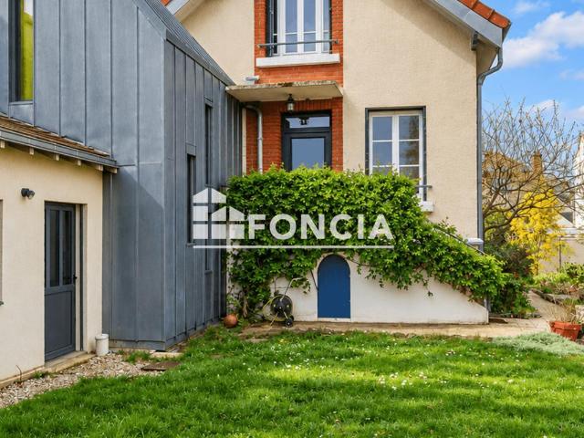 Maison 8 pièces 180 m²