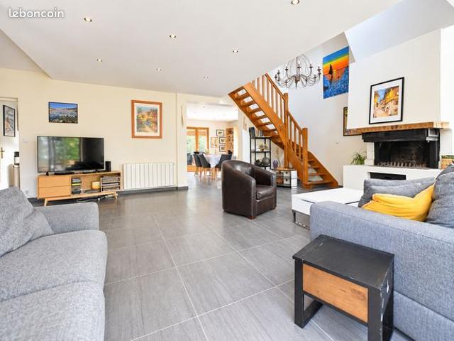Maison 8 pièces 180 m²