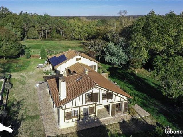 Maison 8 pièces 180 m²