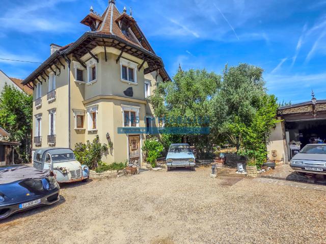 Maison 8 pièces 180 m²