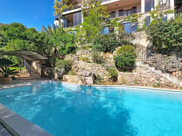 Maison 8 pièces 180 m²