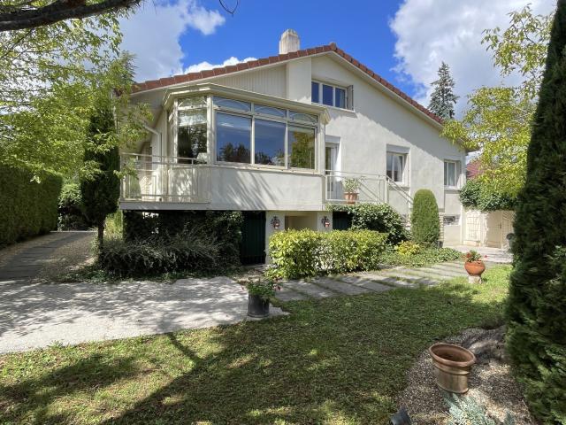 Maison 8 pièces 180 m²