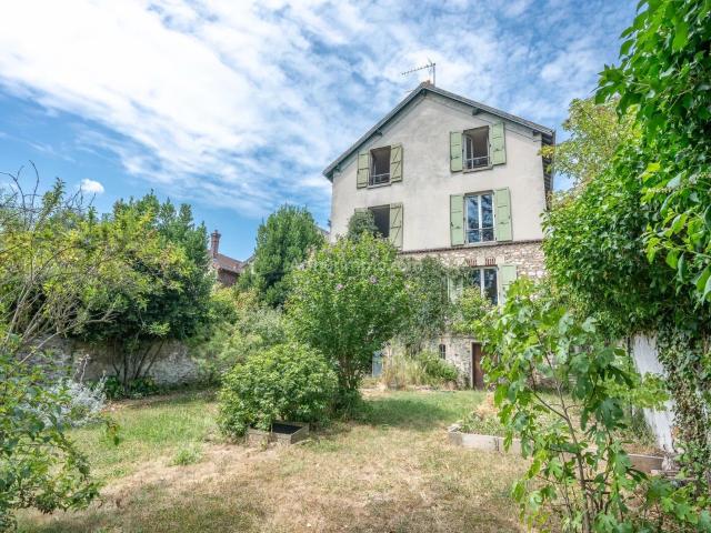 Maison 8 pièces 180 m²
